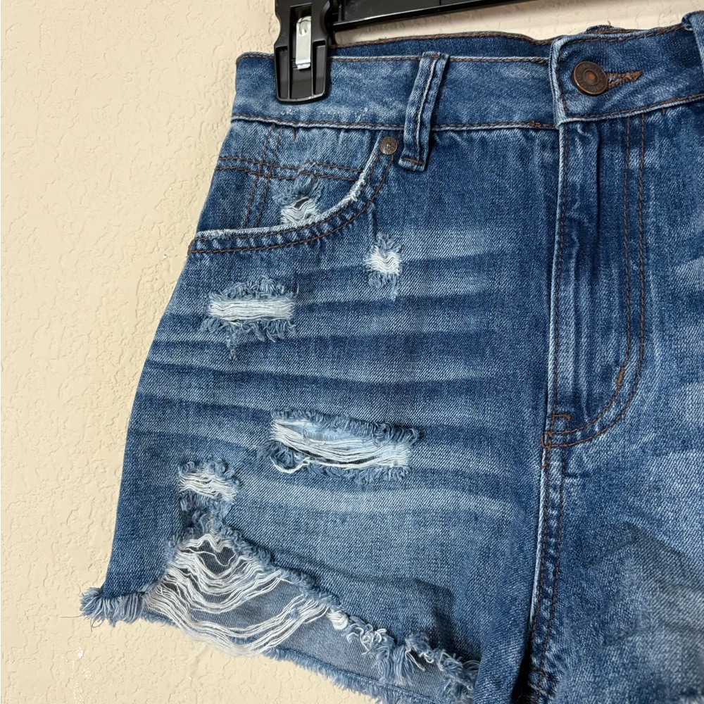 Rewash Super High Rise Vintage Reunion Blue Distressed Jean Shorts Size 5/27” - Picture 4 of 10
